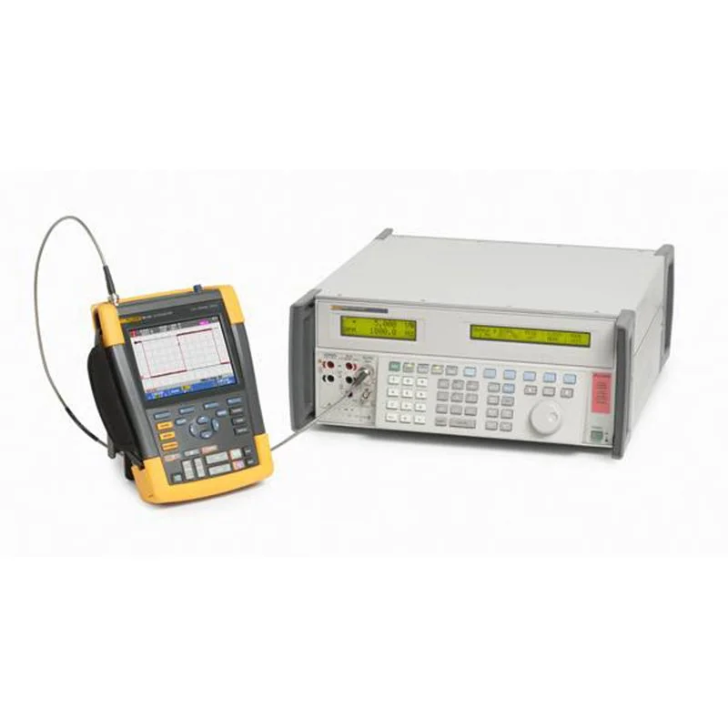 Калибратор для нескольких приборов Fluke 5502E 240